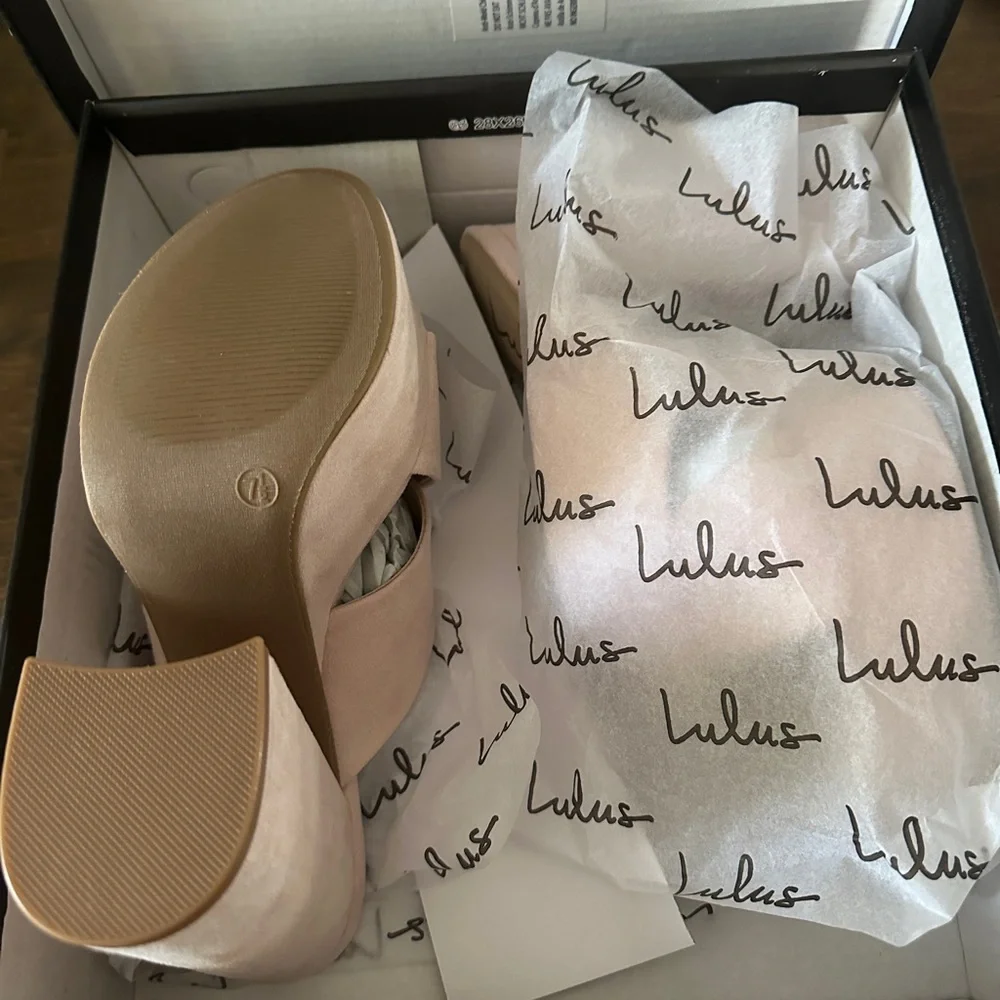Lulus Aliany nude suede 5 inch platform mule slide heels size 7.5 NWT